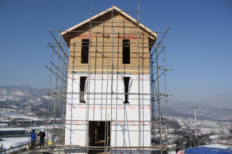 4층 목구조 공동주택 시공현장 전경